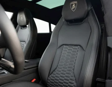 Lamborghini Urus Pearl Capsule