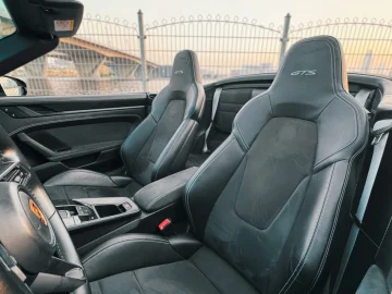 Porsche Carrera GTS