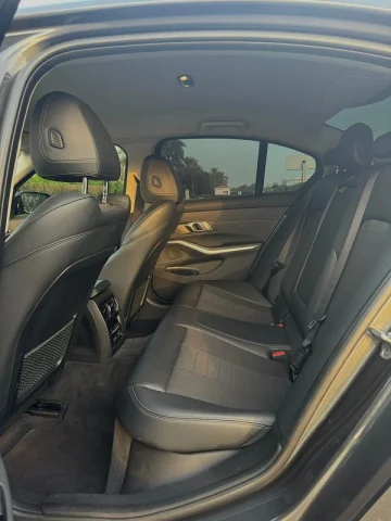 BMW 330e
