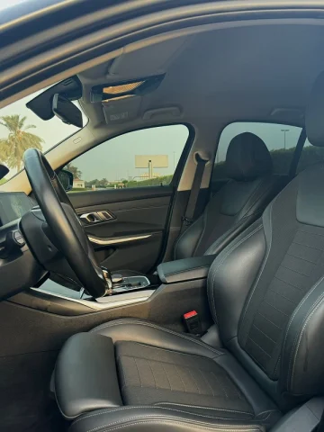 BMW 330e