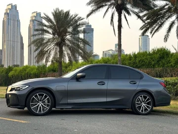 BMW 330e
